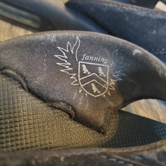 Reef Fanning Bottle Opener Sandals - Picture 2 of 6